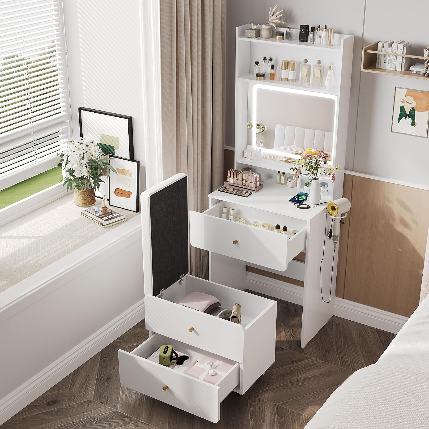 Desk Setup In Small Bedroom - طاولة تجميل مع مرآة وإضاءة، طاولة