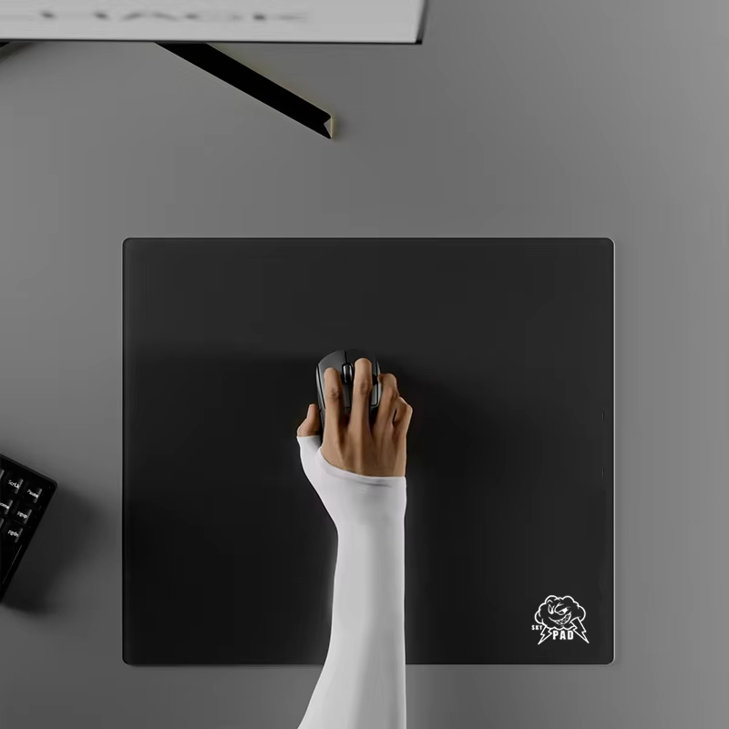 لوحة ماوس زجاجية للألعاب Skypa - مراجعة Desk Setup Black وسعره